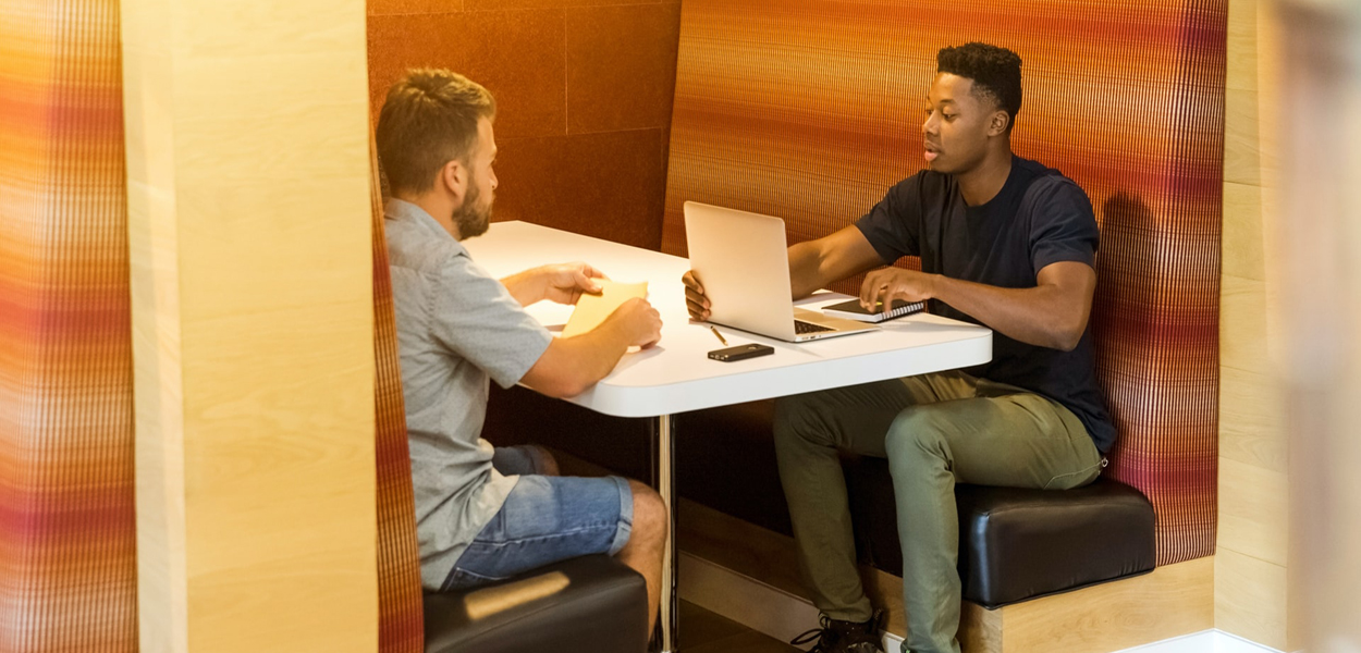 Airbnb's Concept: Business Model & Revenue Source

