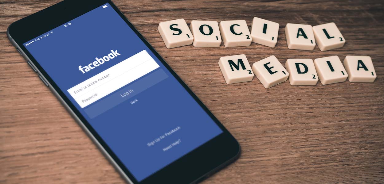 Advantages and Disadvantages of Social Media  
